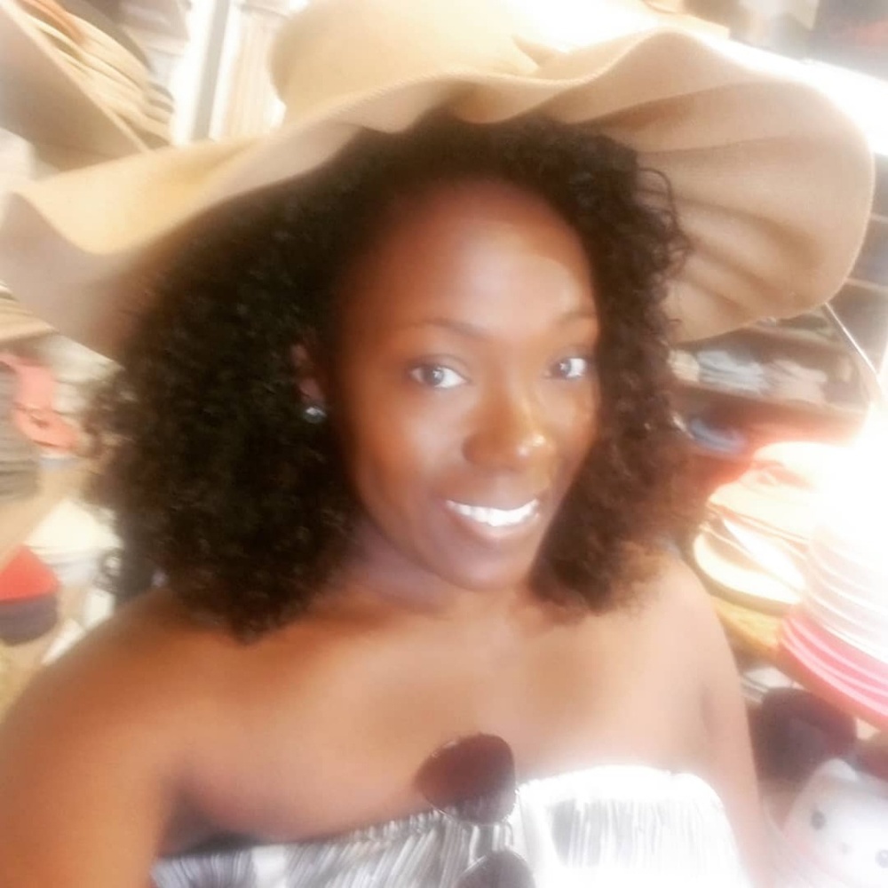 Meet your Posher, Shatona